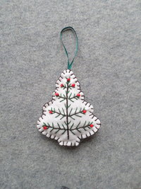 White Tree Felt Holiday Ornament DIY Kit 
