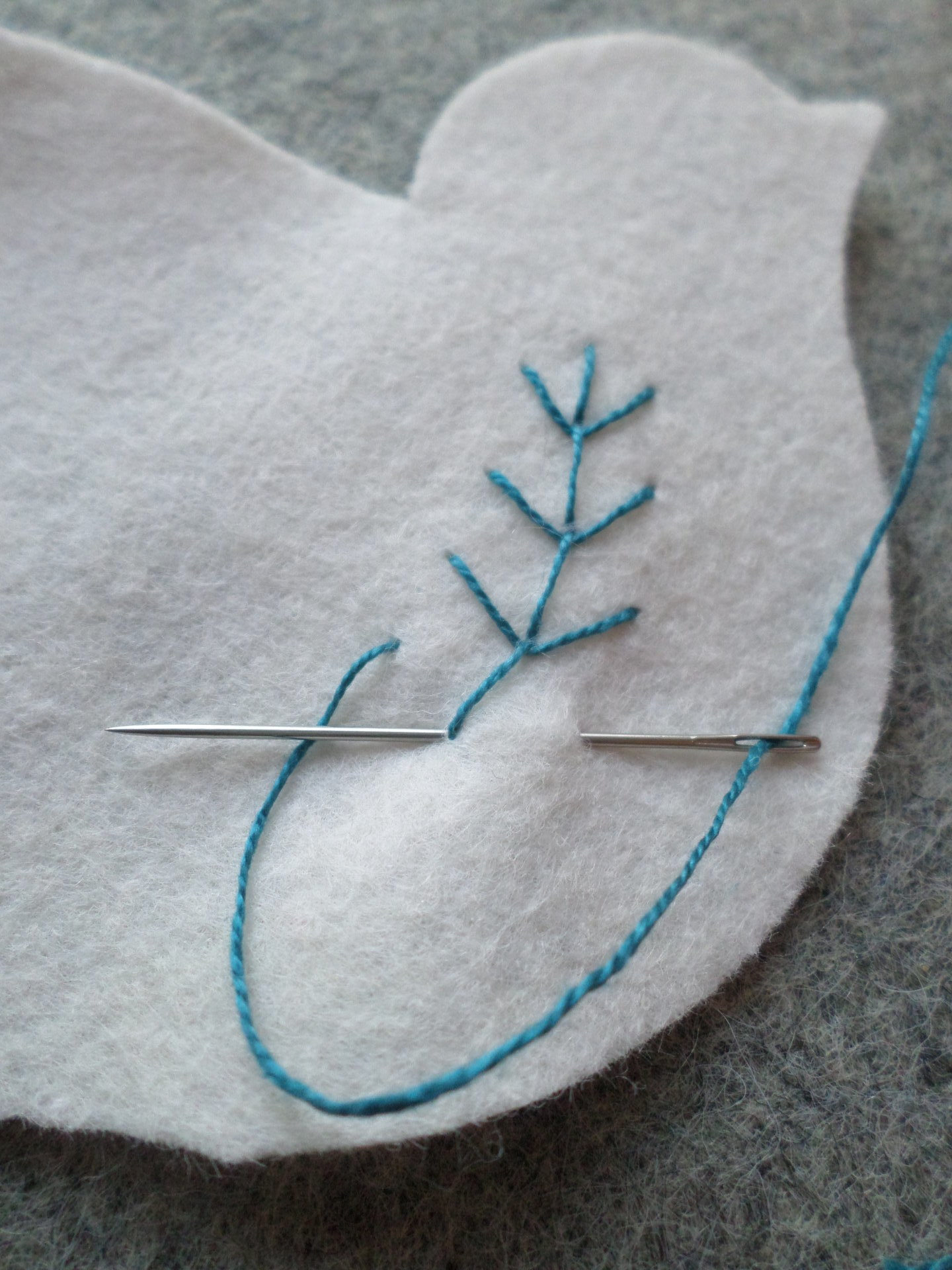 White Dove Felt Holiday Ornament DIY Kit 