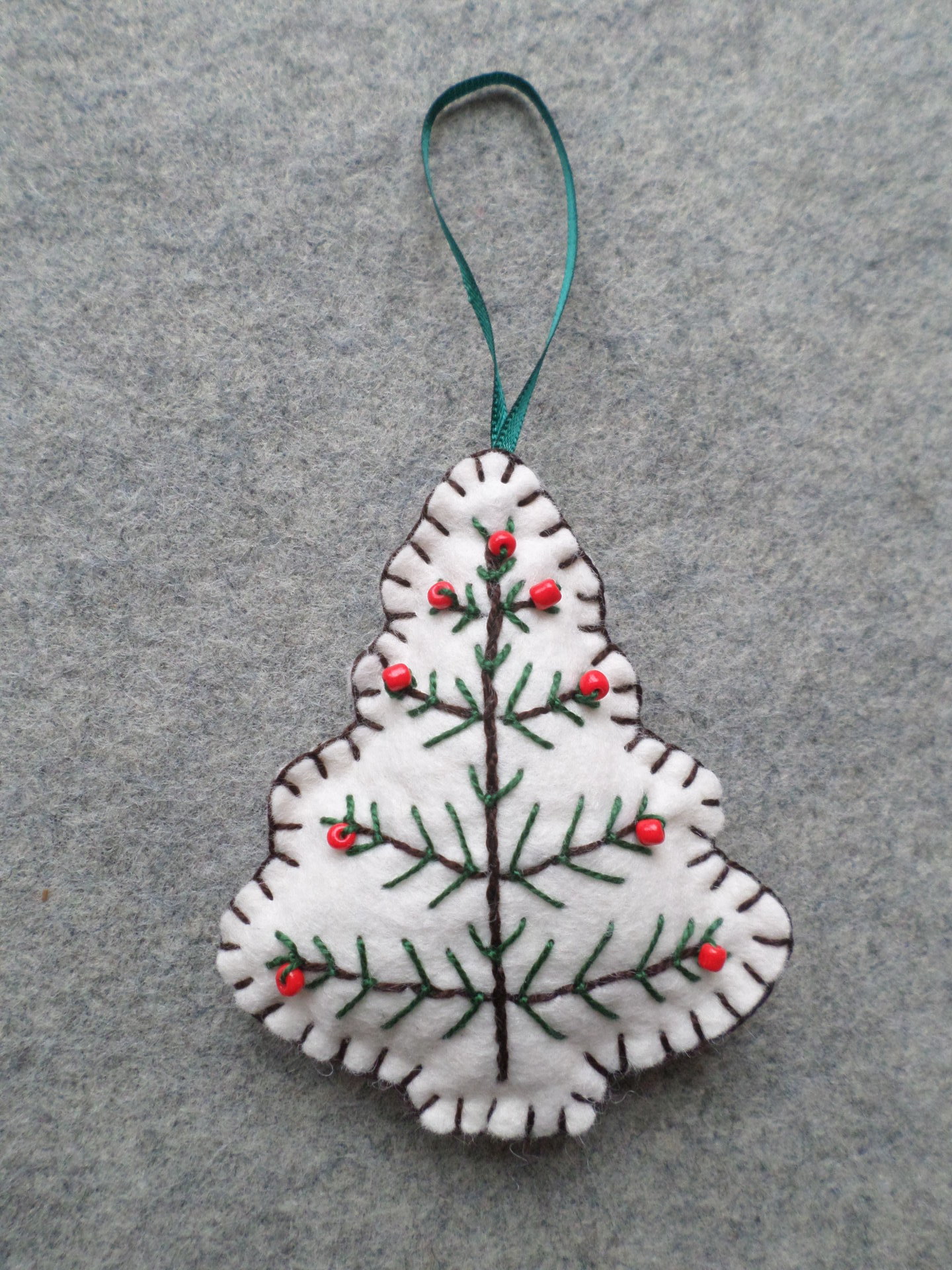 White Tree Felt Holiday Ornament DIY Kit 