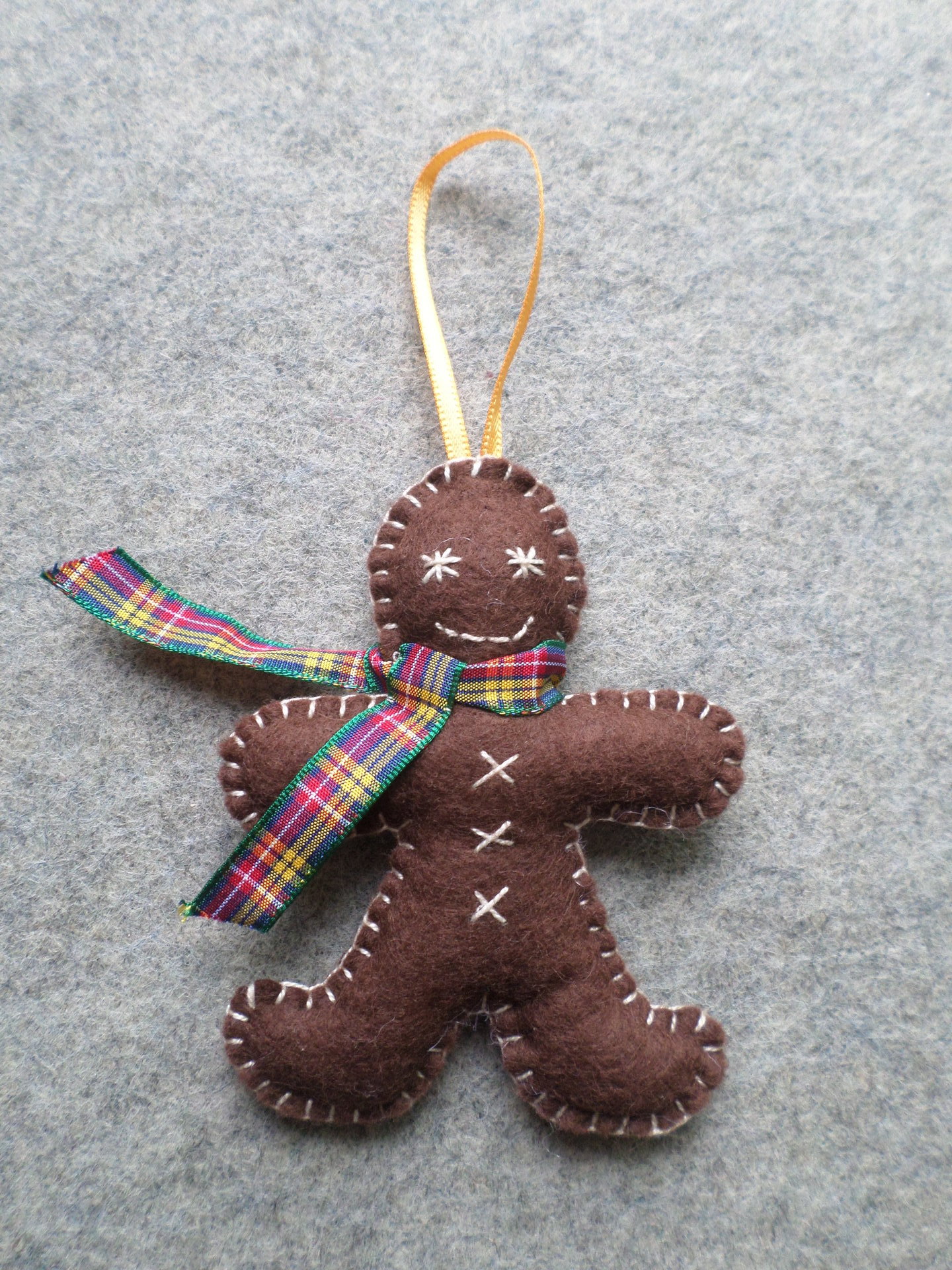 Gingerbread Felt Holiday Ornament DIY Kit 