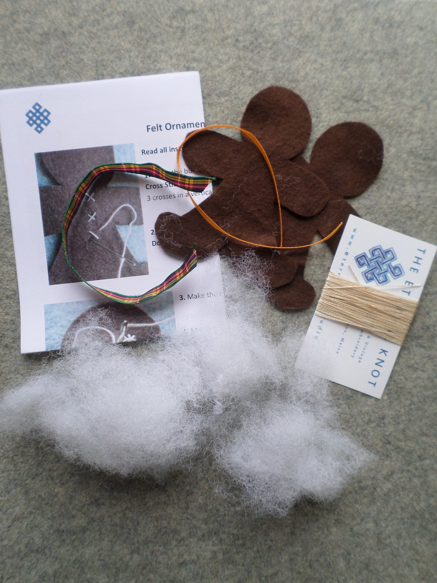 Gingerbread Felt Holiday Ornament DIY Kit 