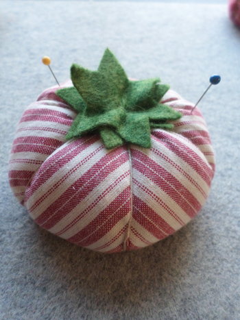 Tomato Pincushion in Red & White Homespun Cotton
