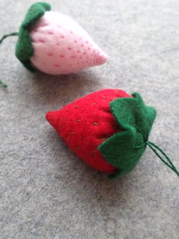 Strawberry Felt Holiday Ornament DIY Kit 