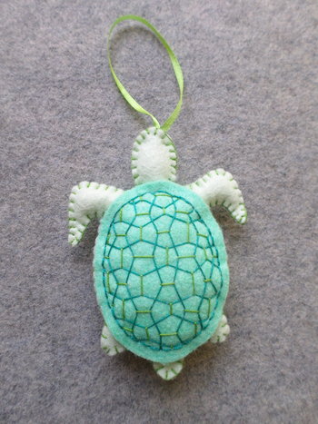 Turtle Felt Holiday Ornament DIY Kit 