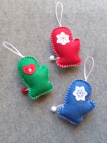  Mitten Felt Holiday Ornament DIY Kit 