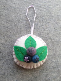 Blueberry Felt Holiday Ornament DIY Kit 