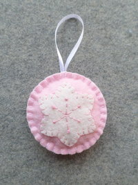 Set of 4 Pastel Holiday Felt Ball Ornaments DIY Kit 