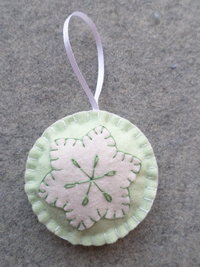 Set of 4 Pastel Holiday Felt Ball Ornaments DIY Kit 