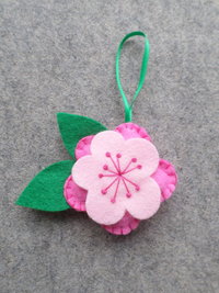 Pink Flower Felt Ornament DIY Kit 