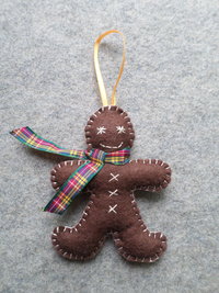 Gingerbread Felt Holiday Ornament DIY Kit 