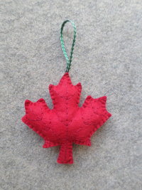 Maple Leaf Felt Holiday Ornament DIY Kit 