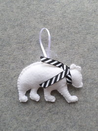 Polar Bear Collegiate Edition Felt Ornament DIY Kit 