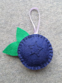 Blueberry Felt Holiday Ornament DIY Kit 