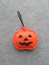 Jack O'Lantern Pumpkin Halloween Felt Holiday Ornament DIY Kit 