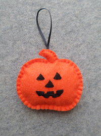 Jack O'Lantern Pumpkin Halloween Felt Holiday Ornament DIY Kit 