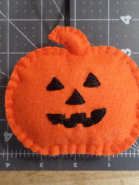 Jack O'Lantern Pumpkin Halloween Felt Holiday Ornament DIY Kit 