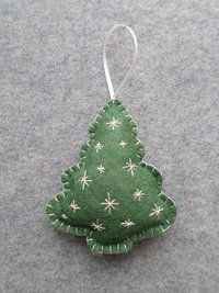 Heather Green Tree Felt Ornament