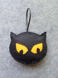 Black Cat Halloween Felt Holiday Ornament DIY Kit