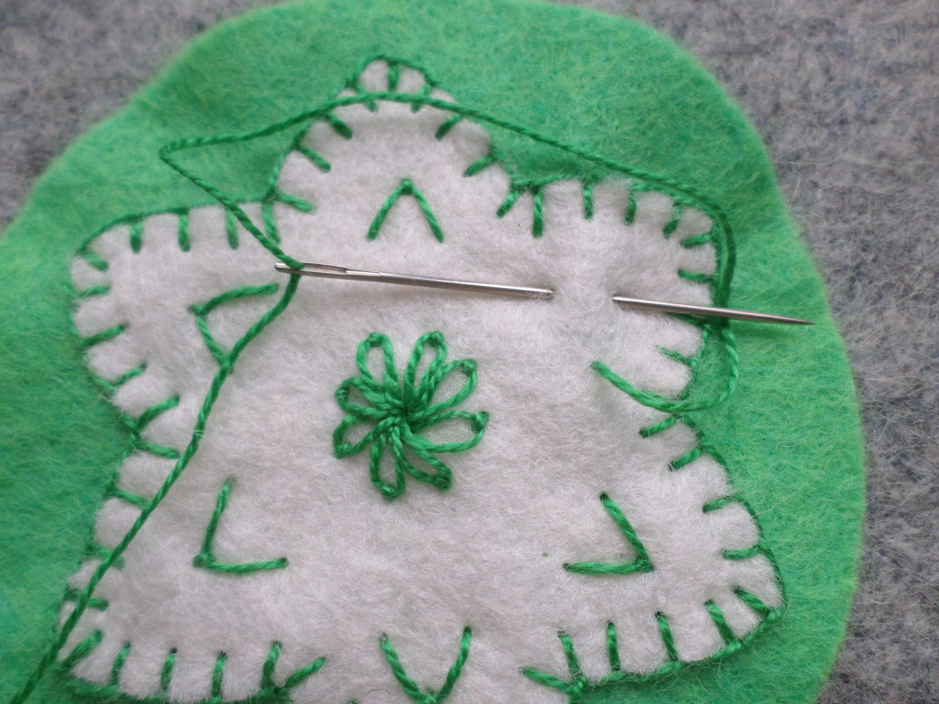 Set of 4 Pink & Green Holiday Ornaments - Felt ornaments DIY Kit 