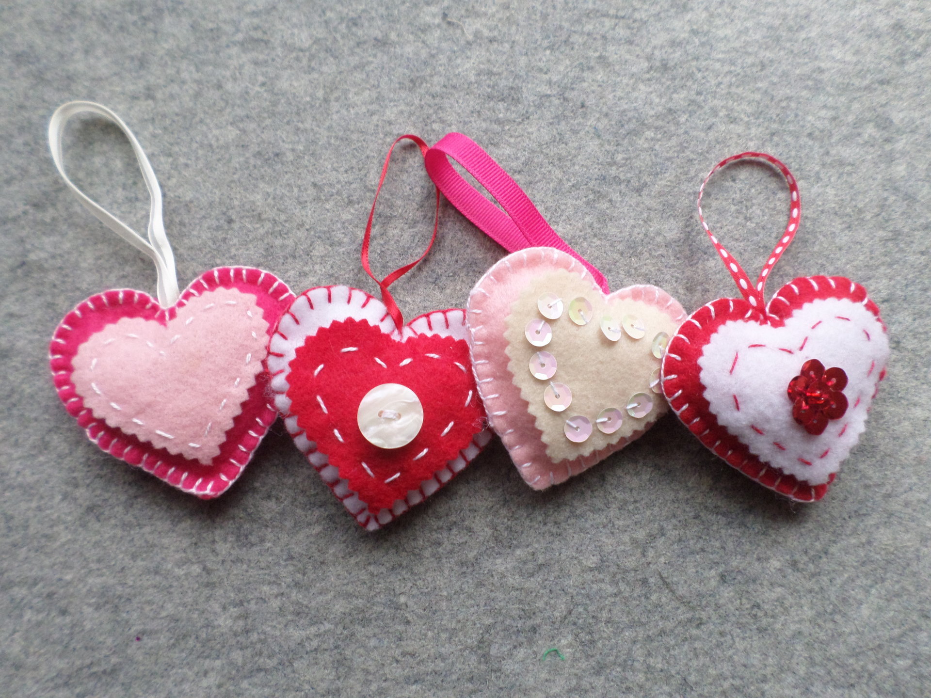 Set of 4 Valentine Hearts - Felt DIYSewing Activity Kit 