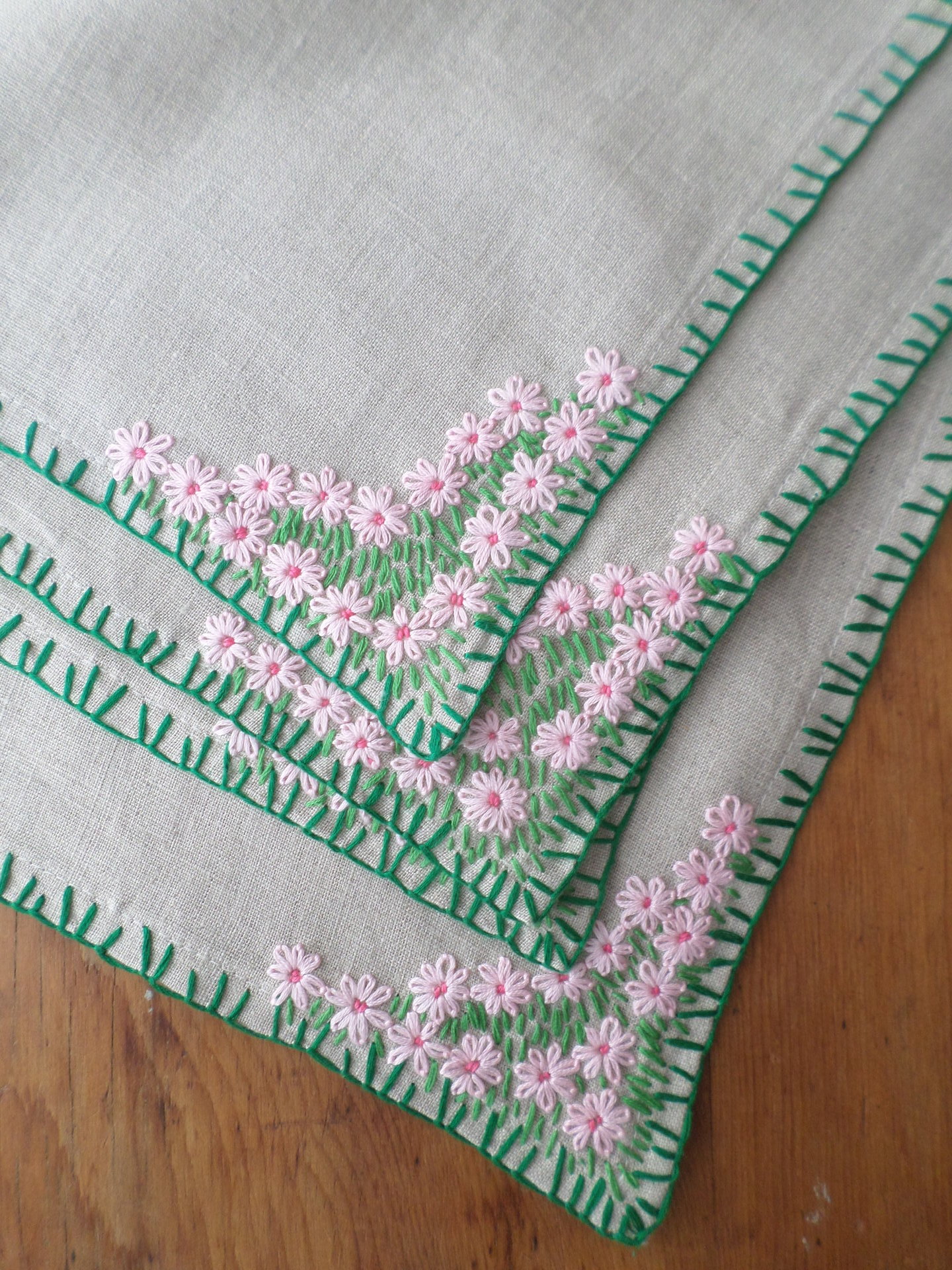 Hand Embroidered Daisy Napkins