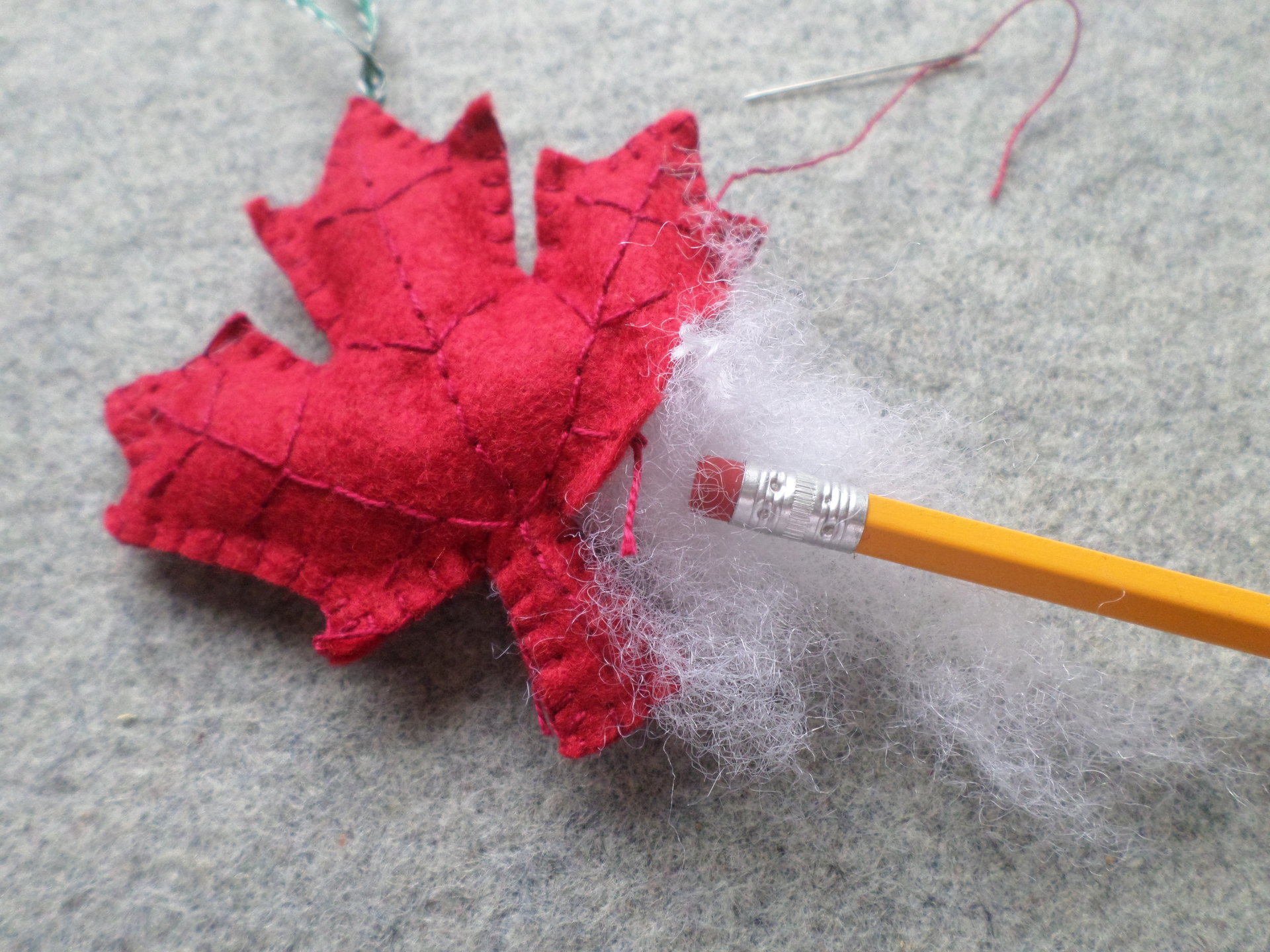 Maple Leaf Felt Holiday Ornament DIY Kit 