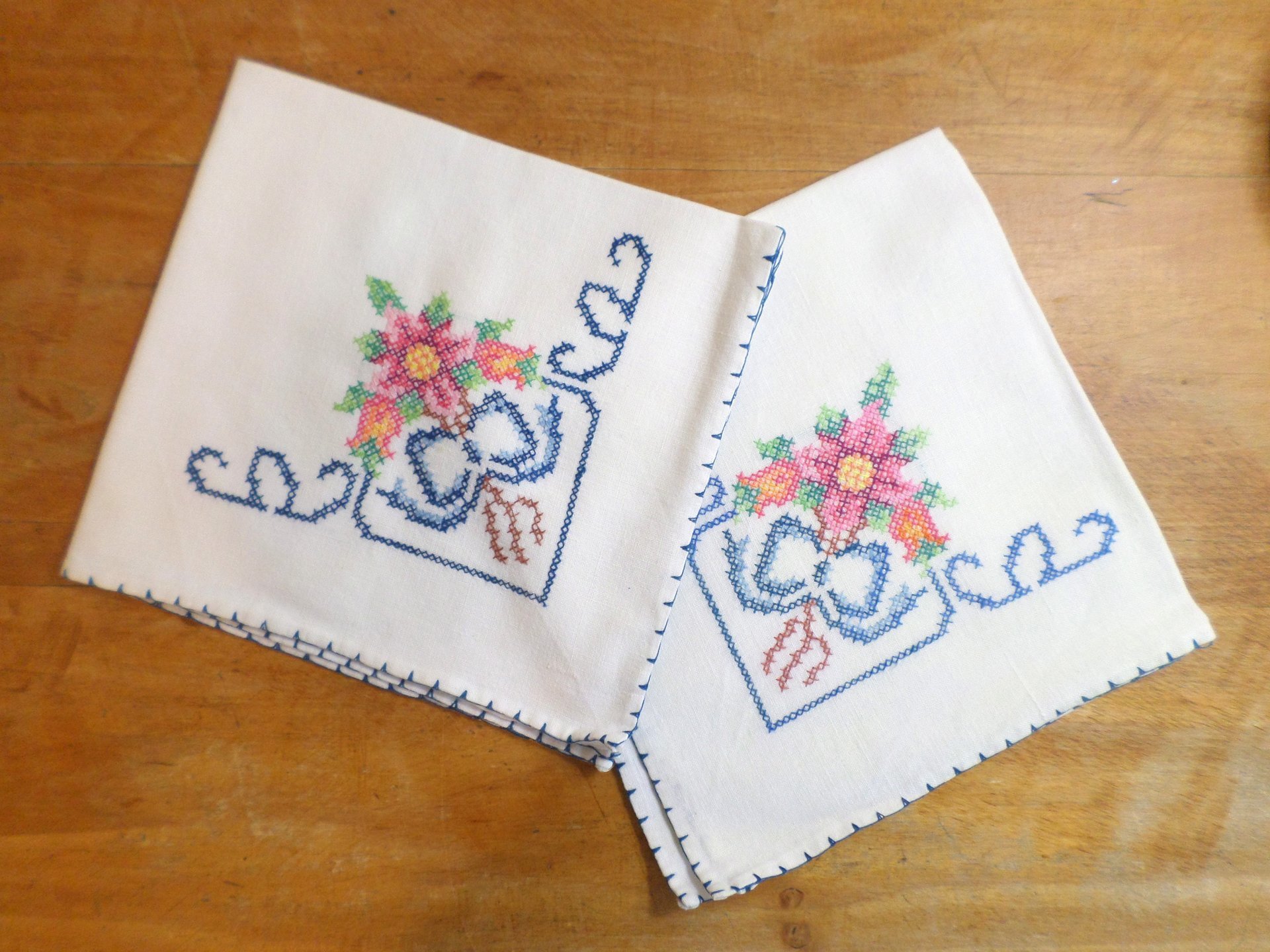 Vintage Hand Embroidered Linen Napkins, Set of 11