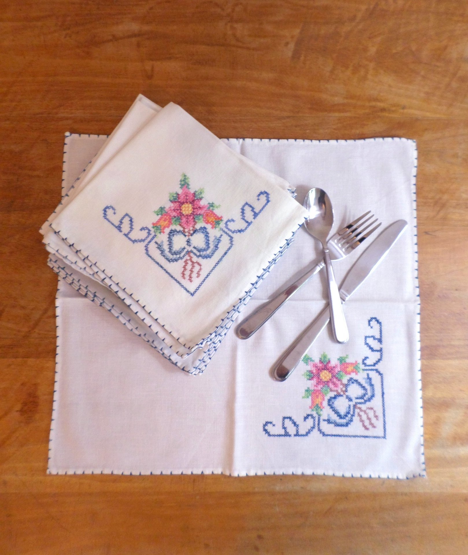 Vintage Hand Embroidered Linen Napkins, Set of 11