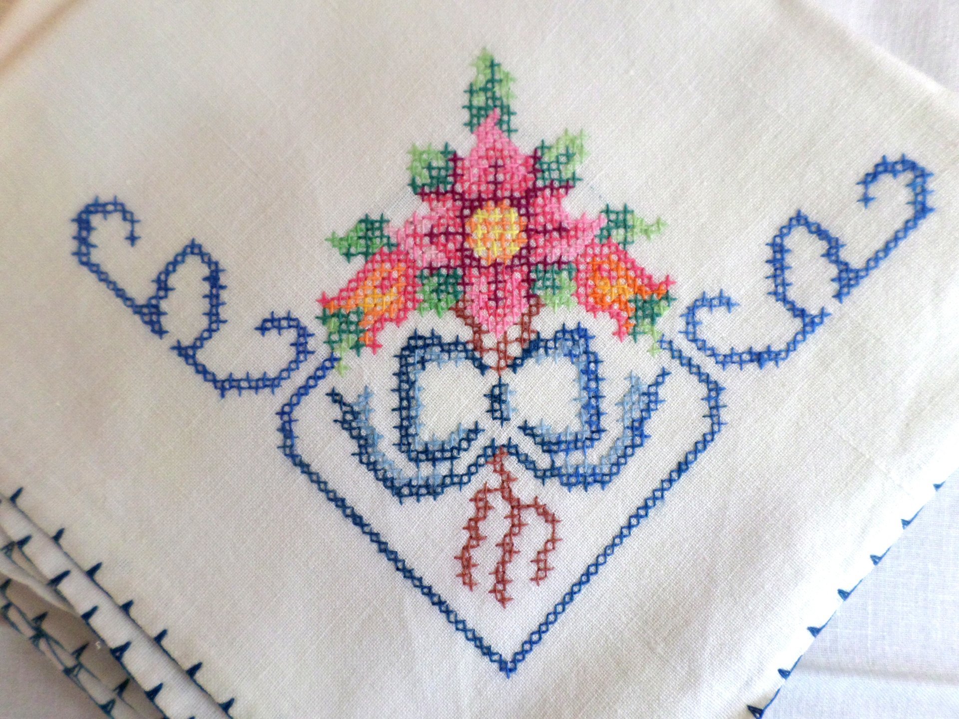 Vintage Hand Embroidered Linen Napkins, Set of 11