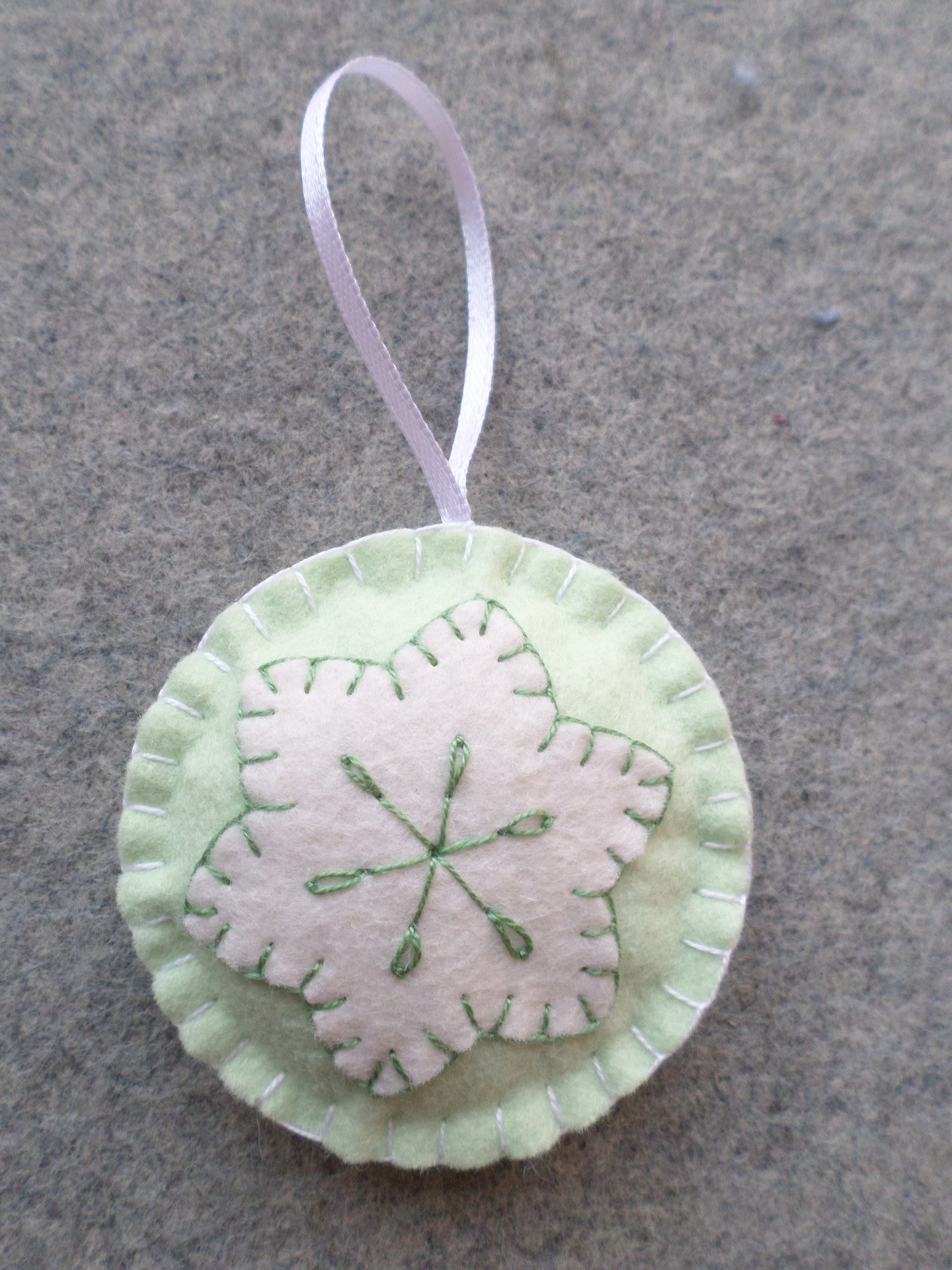 Set of 4 Pastel Holiday Felt Ball Ornaments DIY Kit 
