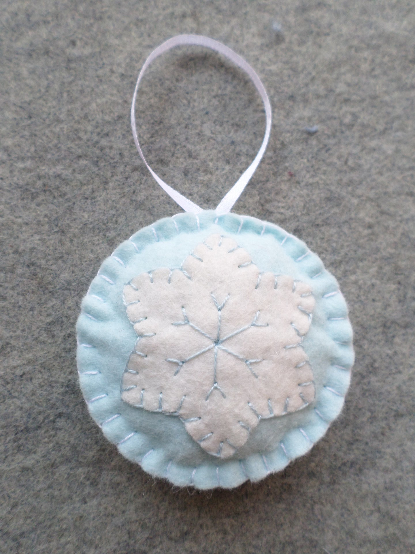 Set of 4 Pastel Holiday Felt Ball Ornaments DIY Kit 