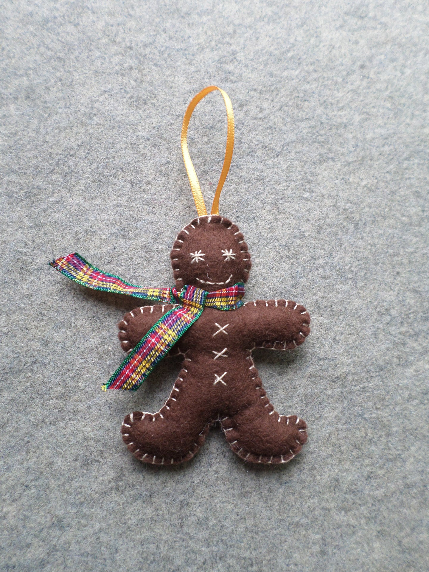 Gingerbread Felt Holiday Ornament DIY Kit 