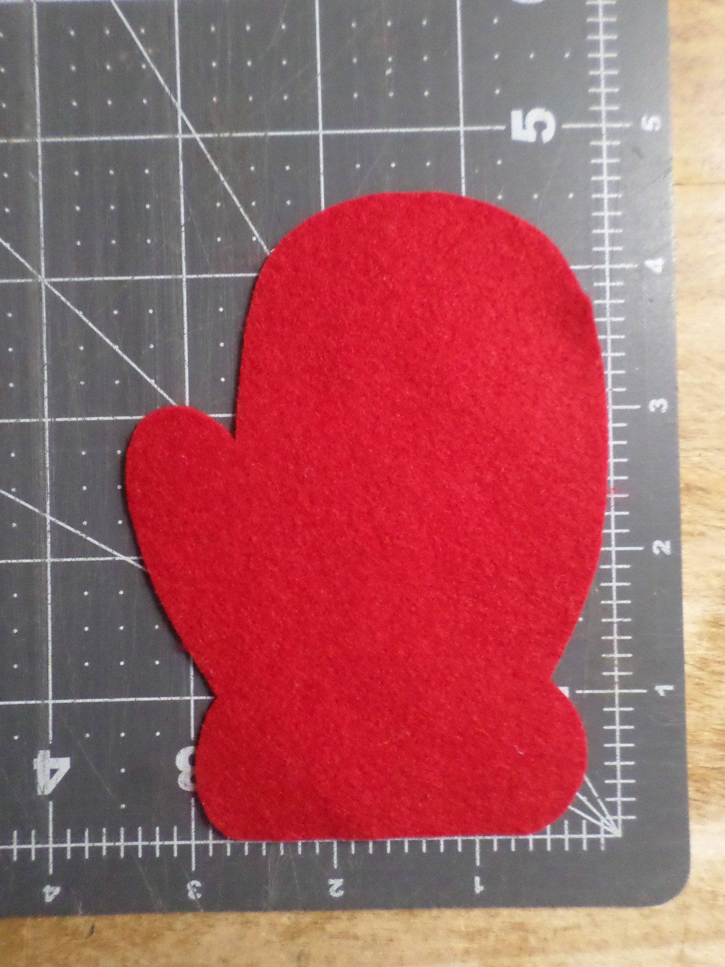 12 Cut Felt Shapes, Mitten Pieces