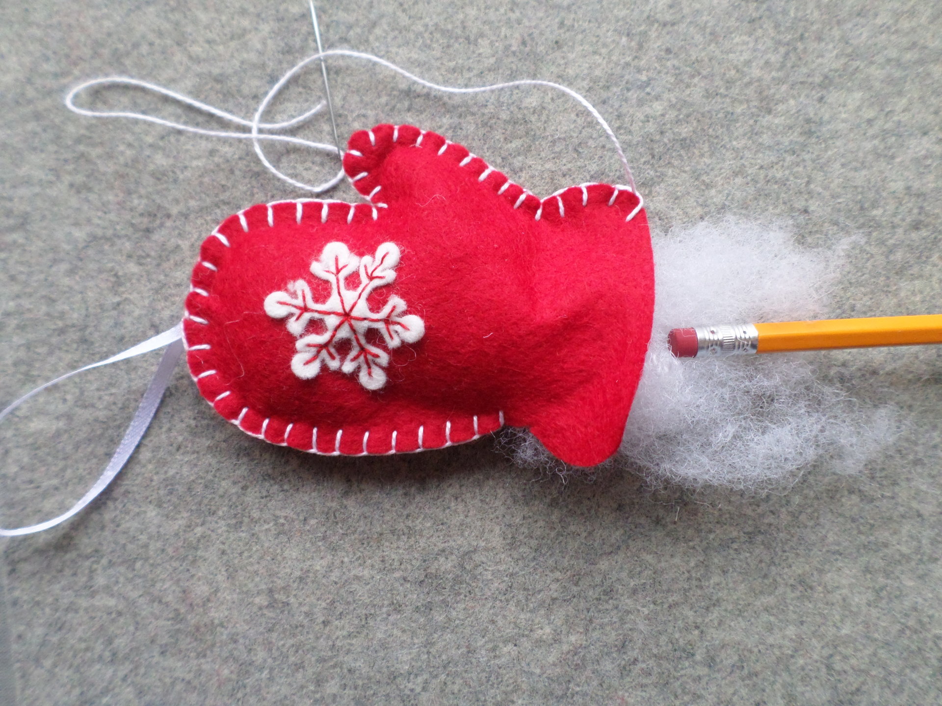  Mitten Felt Holiday Ornament DIY Kit 