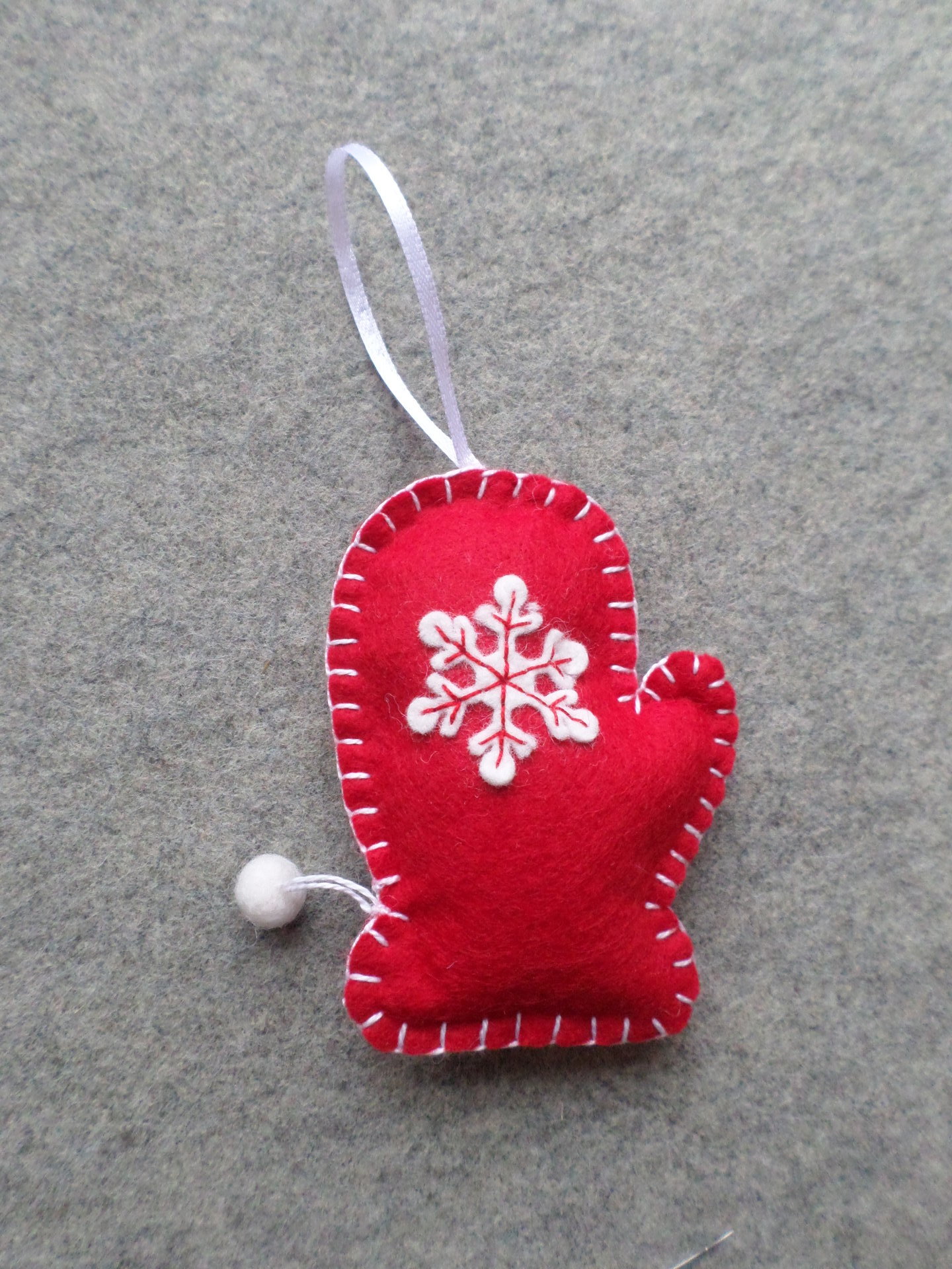  Mitten Felt Holiday Ornament DIY Kit 