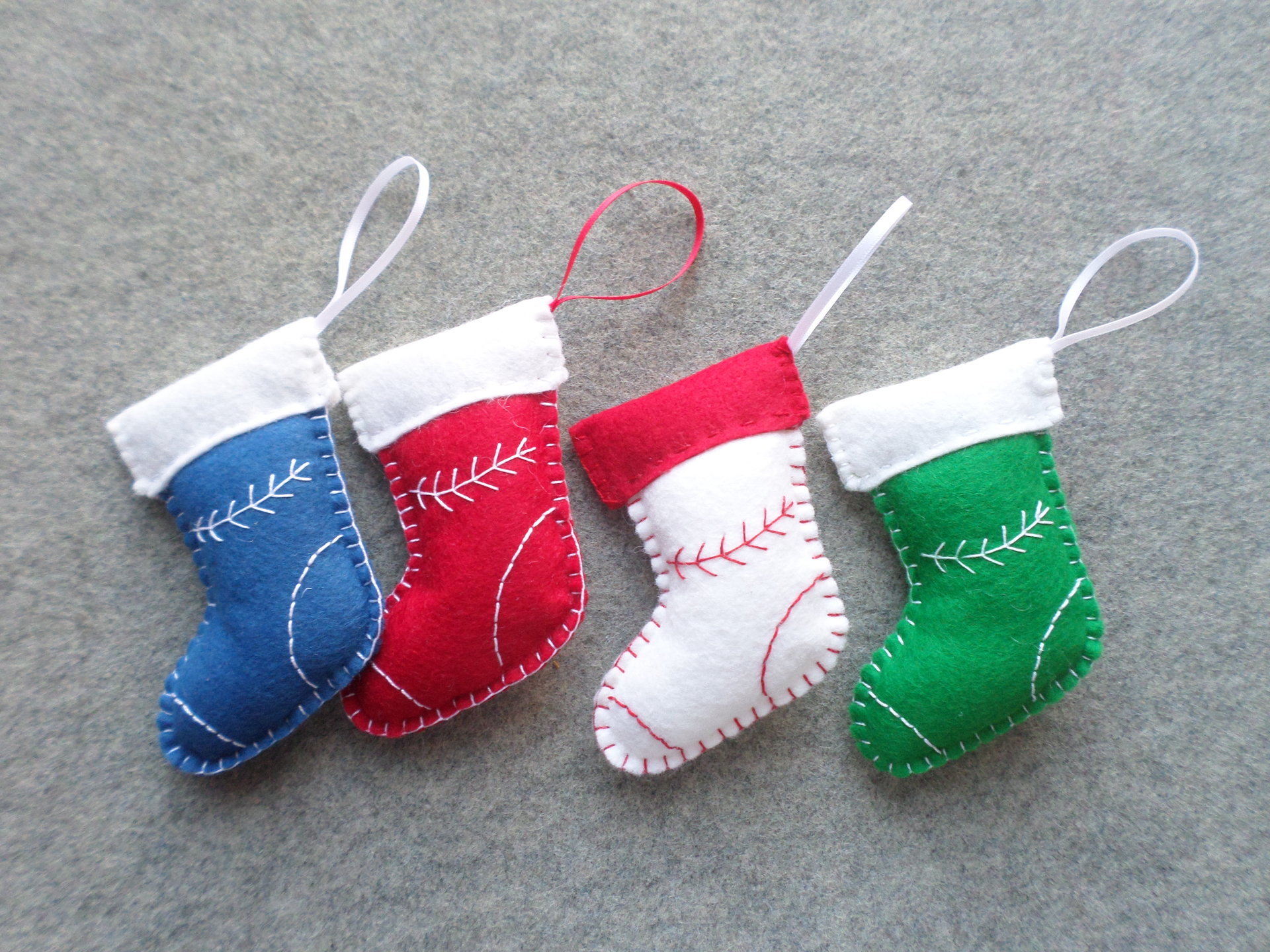 Set of 4 Stocking Felt Ornaments DIY Kit 
