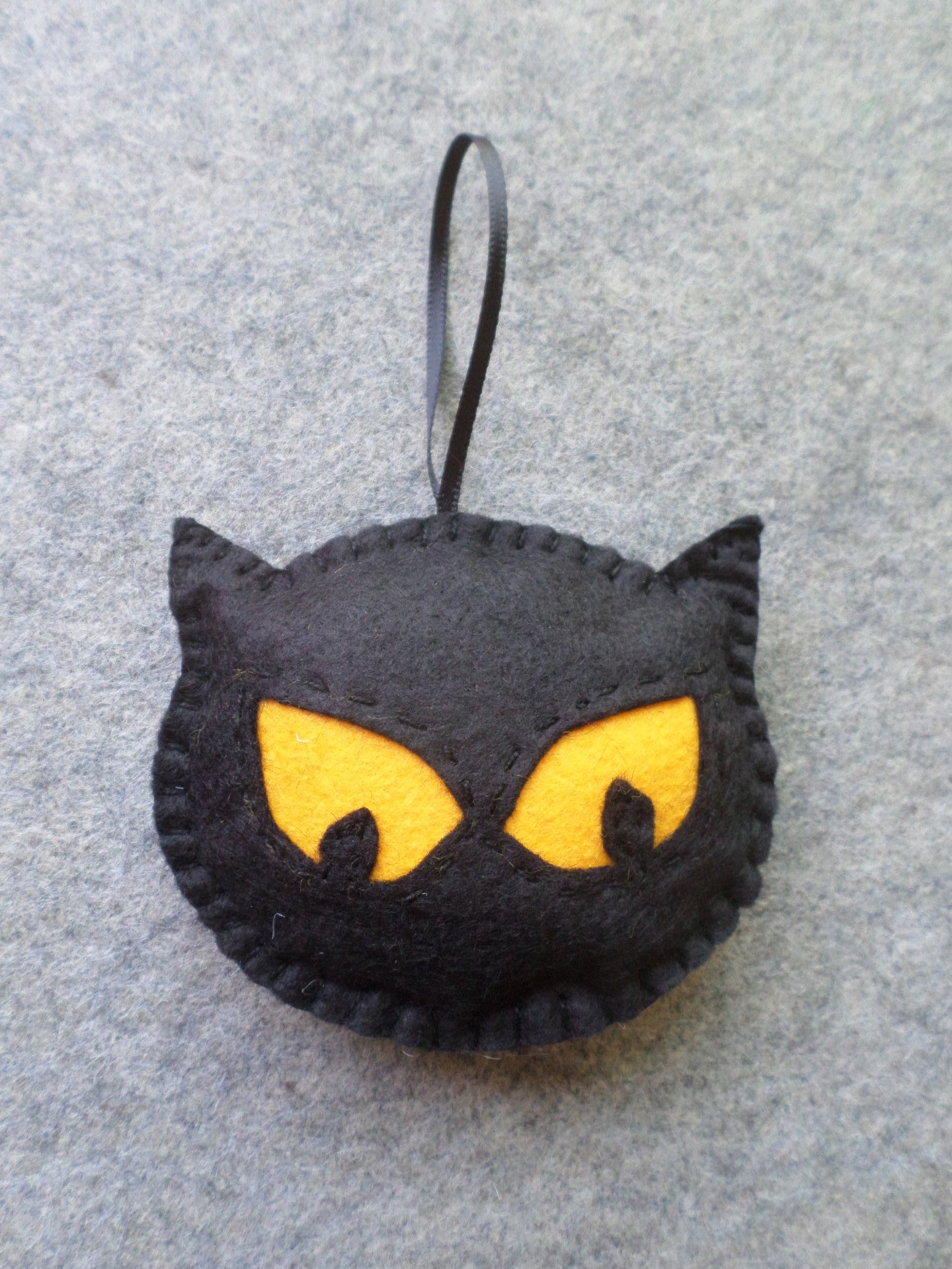 Black Cat Halloween Felt Holiday Ornament DIY Kit