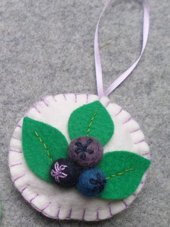 Blueberry Felt Holiday Ornament DIY Kit 