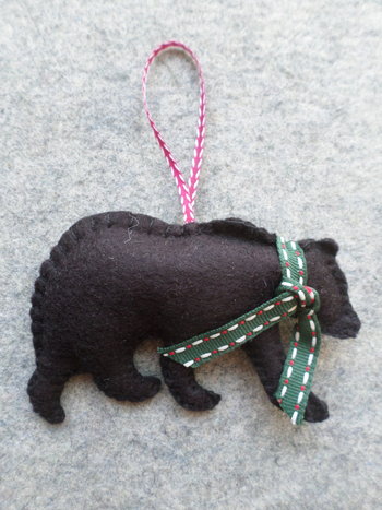 Bear Felt Holiday Ornament Pattern