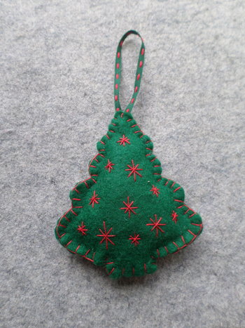 Green Pine Tree Felt Holiday Ornament Pattern