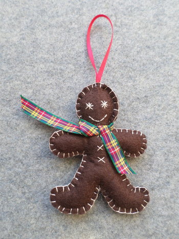 Gingerbread Felt Holiday Ornament DIY Kit 