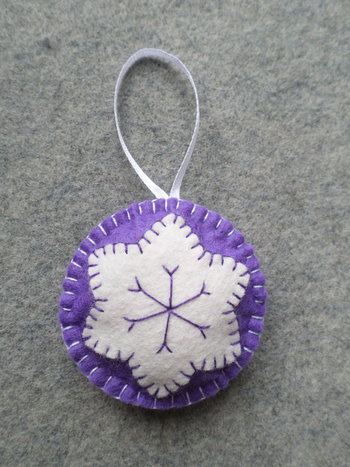 Ball Felt Holiday Ornament DIY Kit 