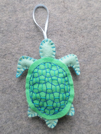 Turtle Felt Holiday Ornament DIY Kit 