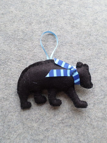 Maine Black Bear Collegiate Edition Felt Ornament DIY Kit 