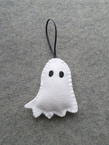 Spooky Ghost Halloween Felt Holiday Ornament DIY Kit 