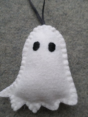 Spooky Ghost Halloween Felt Holiday Ornament DIY Kit 