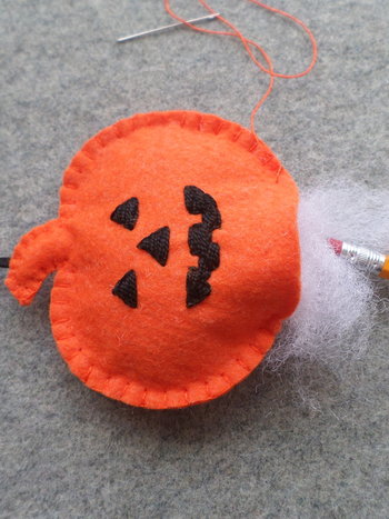Jack O'Lantern Pumpkin Halloween Felt Holiday Ornament DIY Kit 