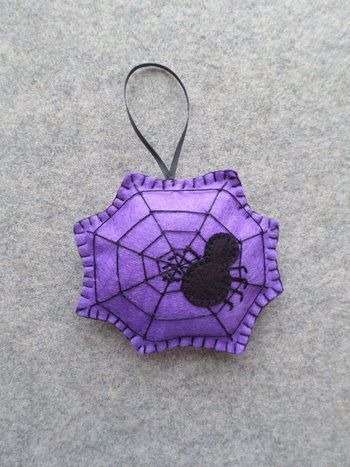 Spider Web Halloween Felt Holiday Ornament DIY Kit 